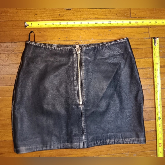 Oval Square leather skirt - Picture 2 of 4